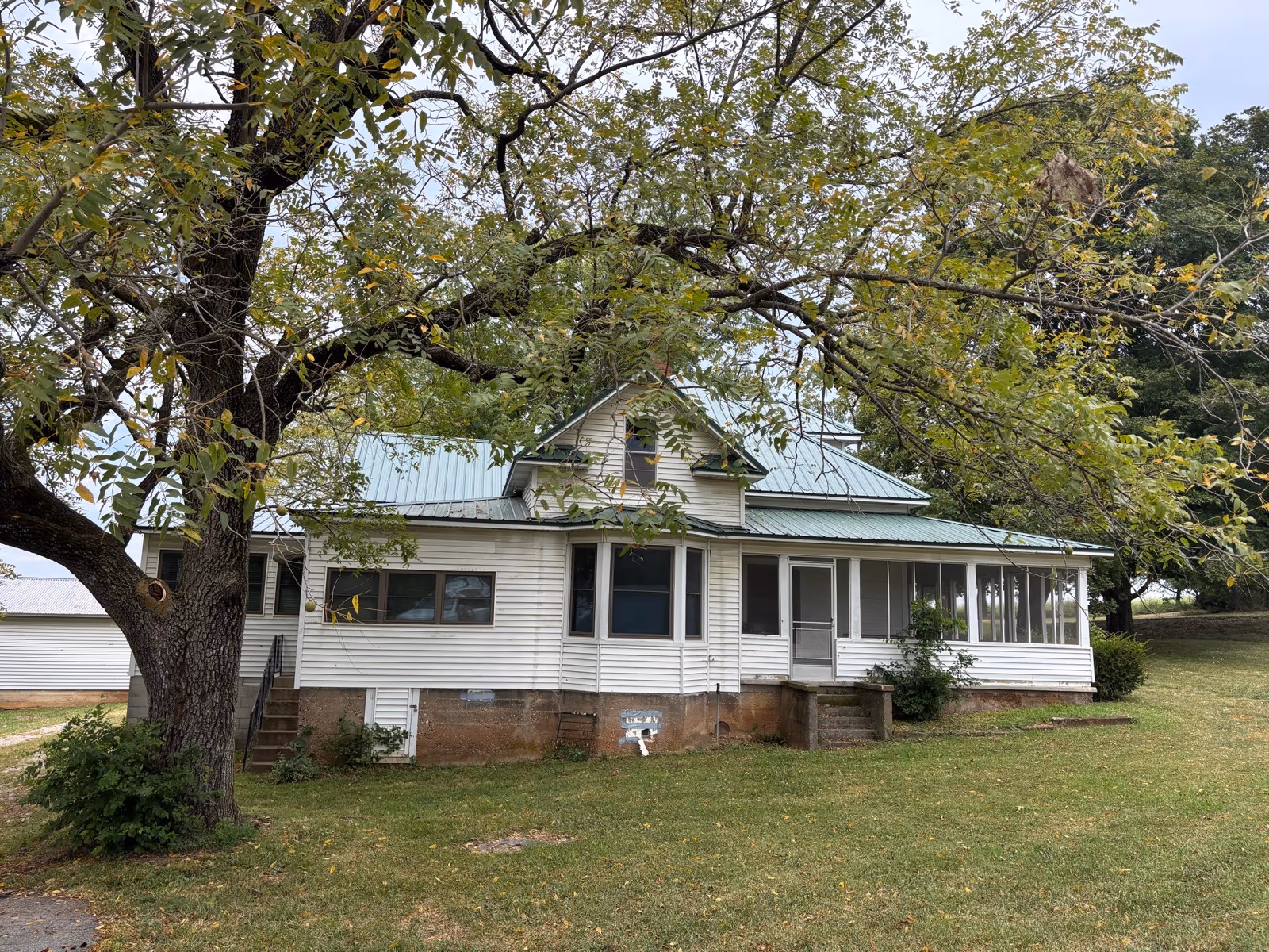 Why Metal Roofing Makes Sense for Older Homes in Harrison, Arkansas